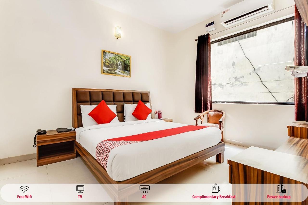 Oyo 10213 Hotel Panache Mathura Buitenkant foto