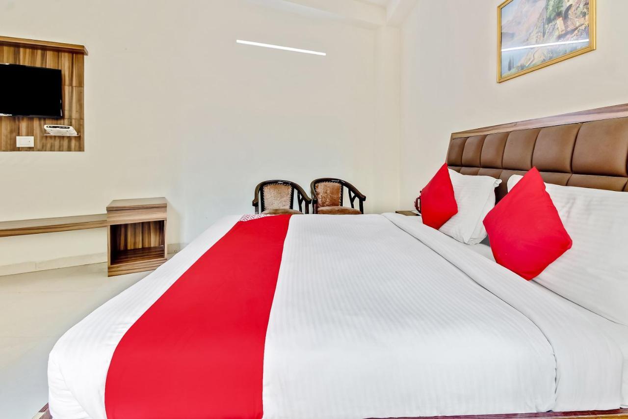 Oyo 10213 Hotel Panache Mathura Buitenkant foto