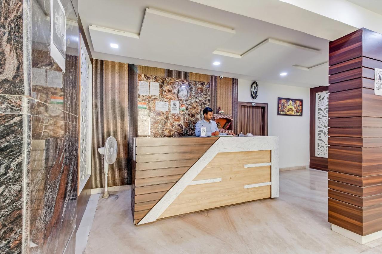 Oyo 10213 Hotel Panache Mathura Buitenkant foto