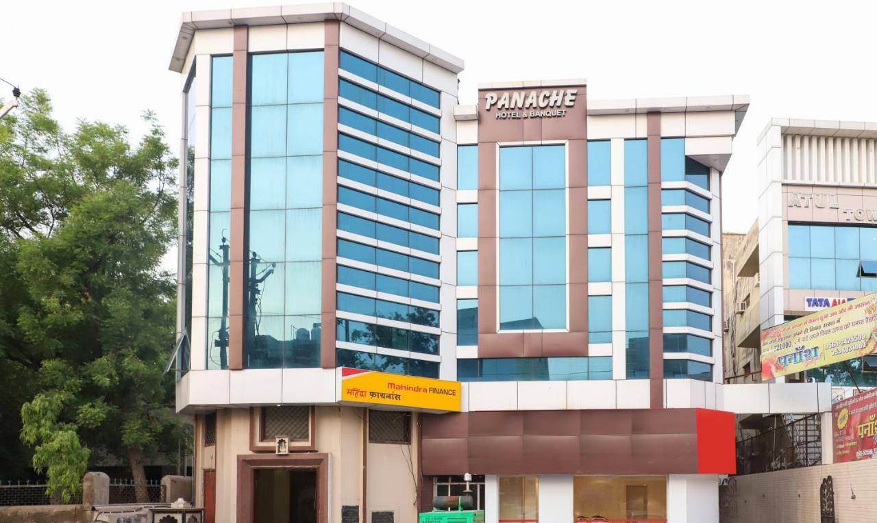 Oyo 10213 Hotel Panache Mathura Buitenkant foto